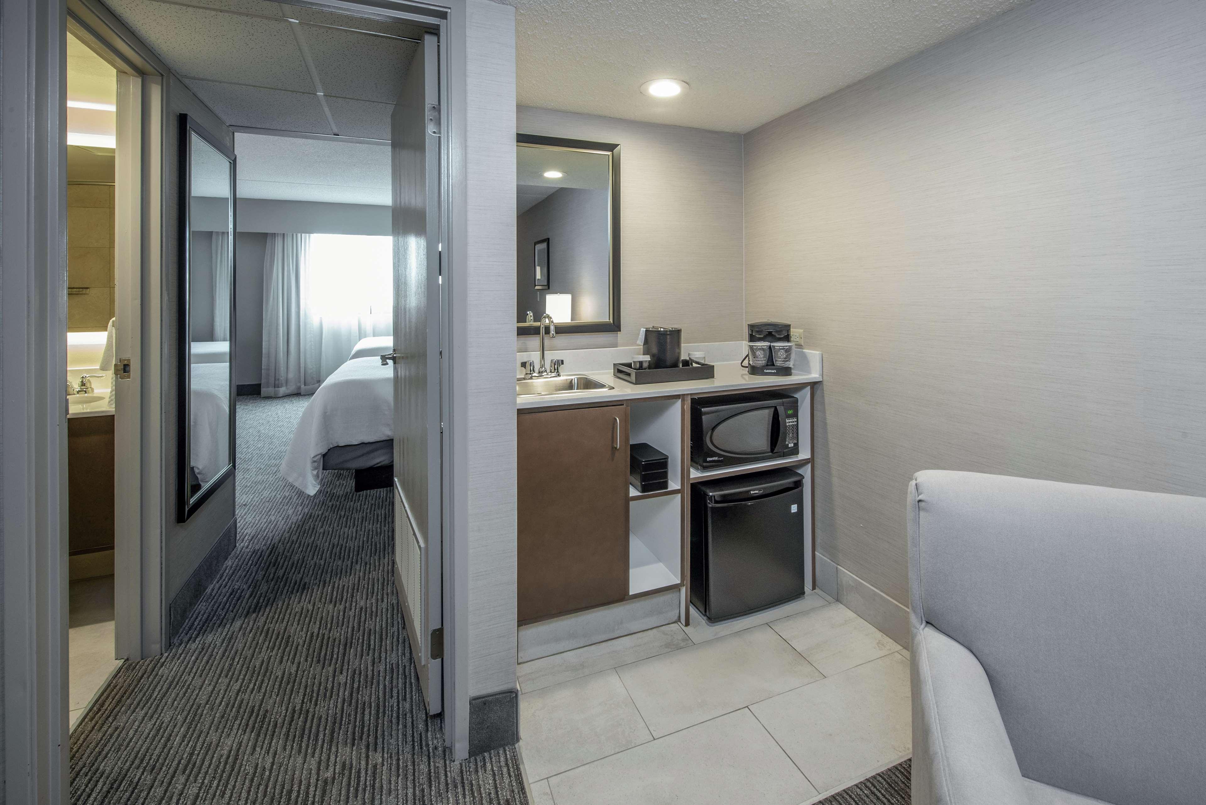 Embassy By Hilton Chicago Woodfield
