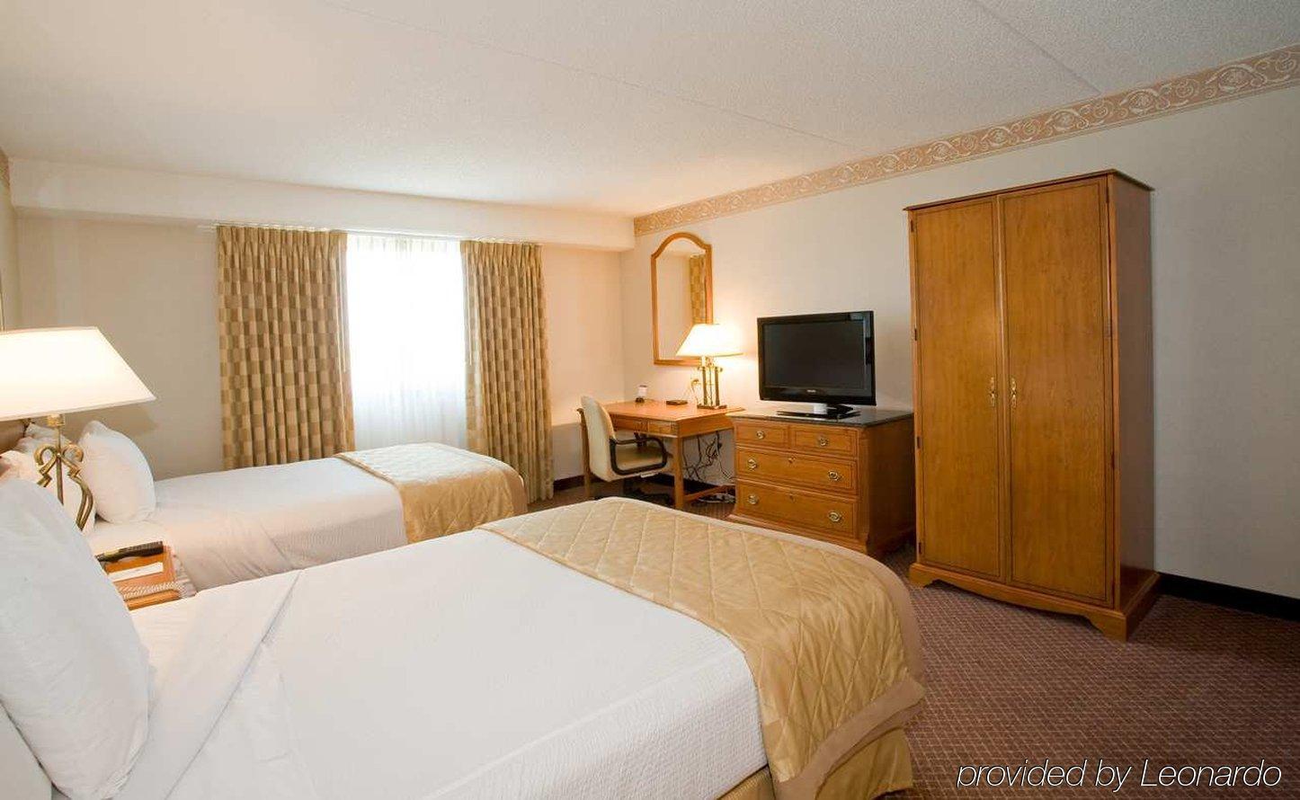 Embassy By Hilton Chicago Woodfield Schaumburg