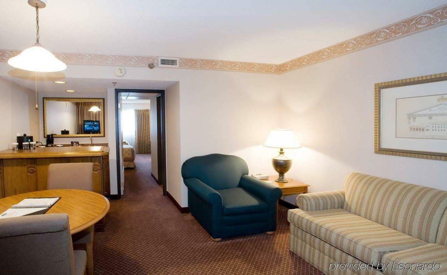 Embassy By Hilton Chicago Woodfield 3* Schaumburg