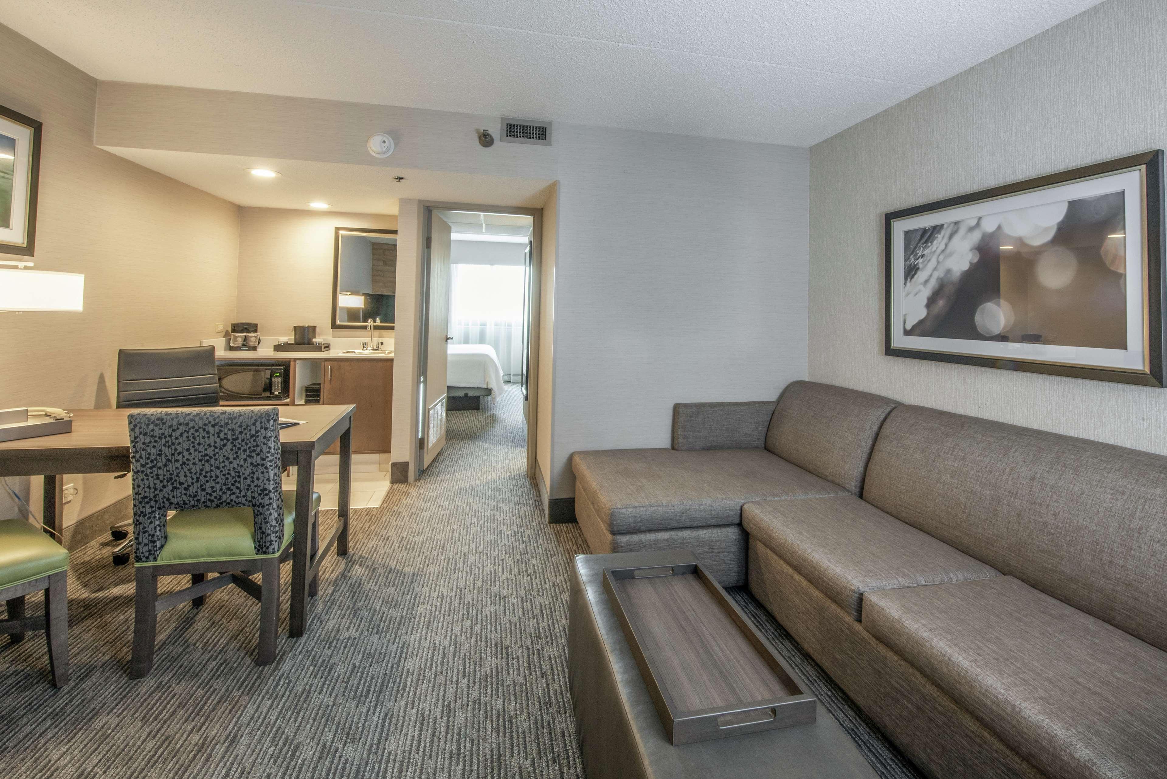 Embassy By Hilton Chicago Woodfield Hotel Schaumburg