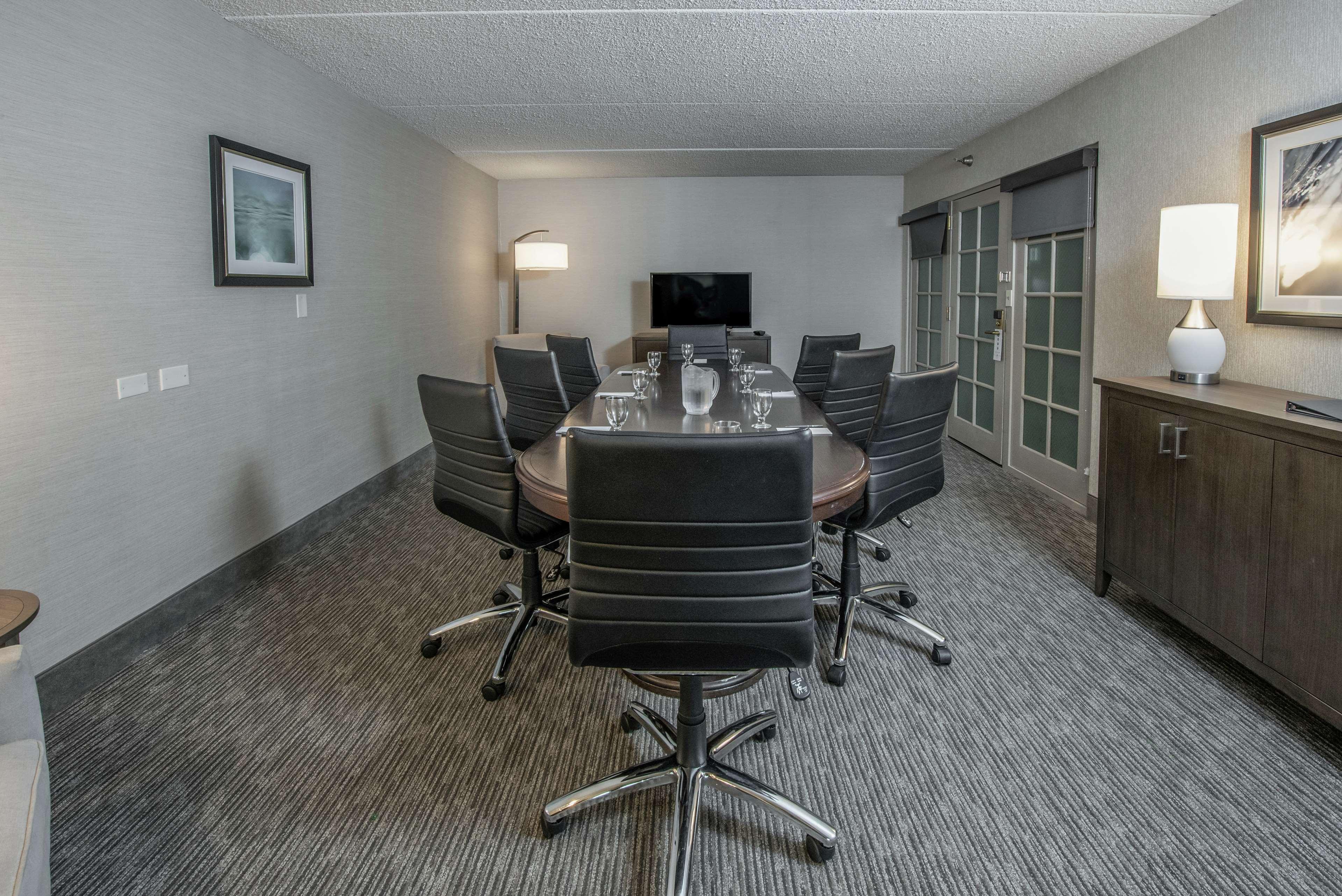 Embassy By Hilton Chicago Woodfield Schaumburg