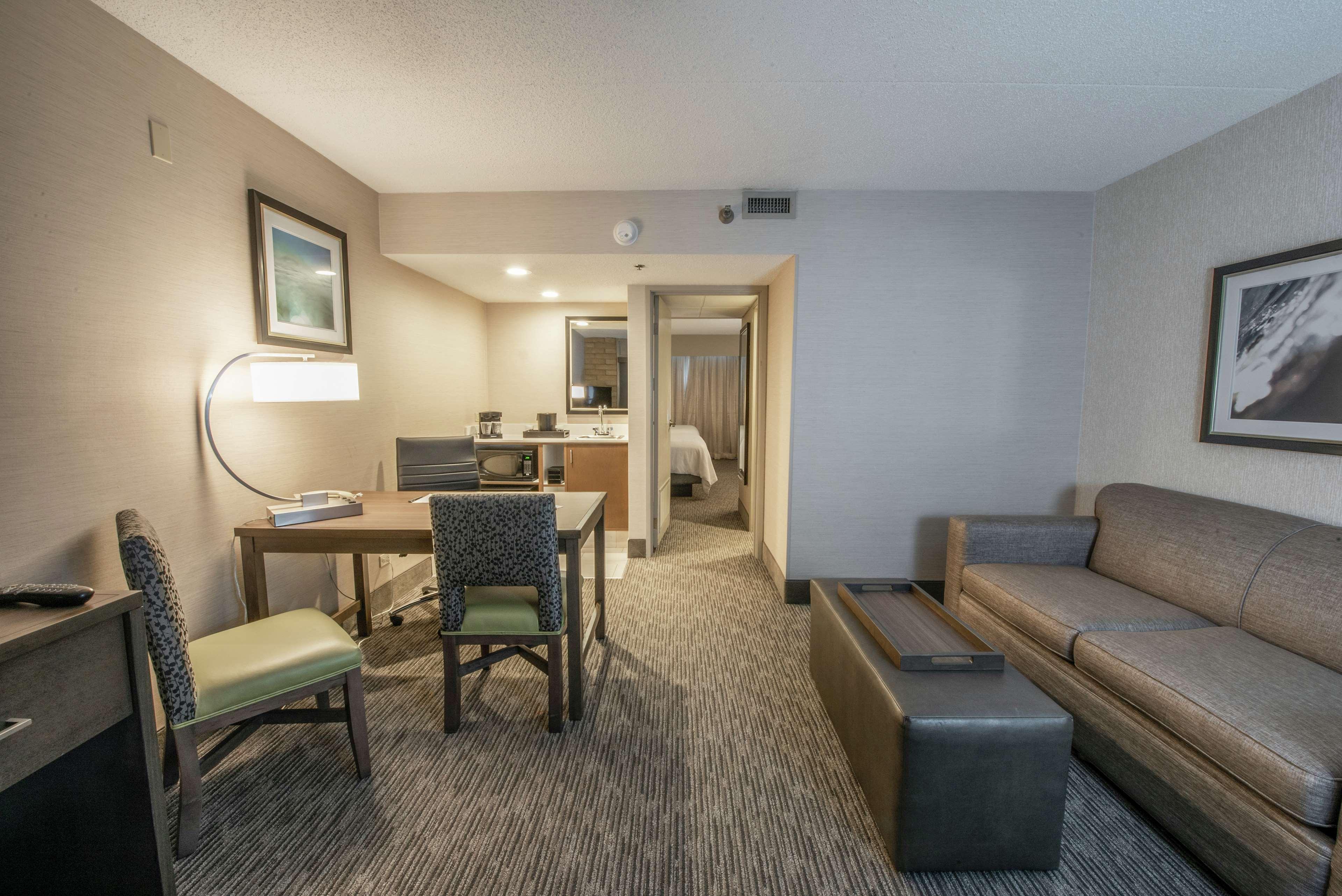 Embassy By Hilton Chicago Woodfield Hotel Schaumburg