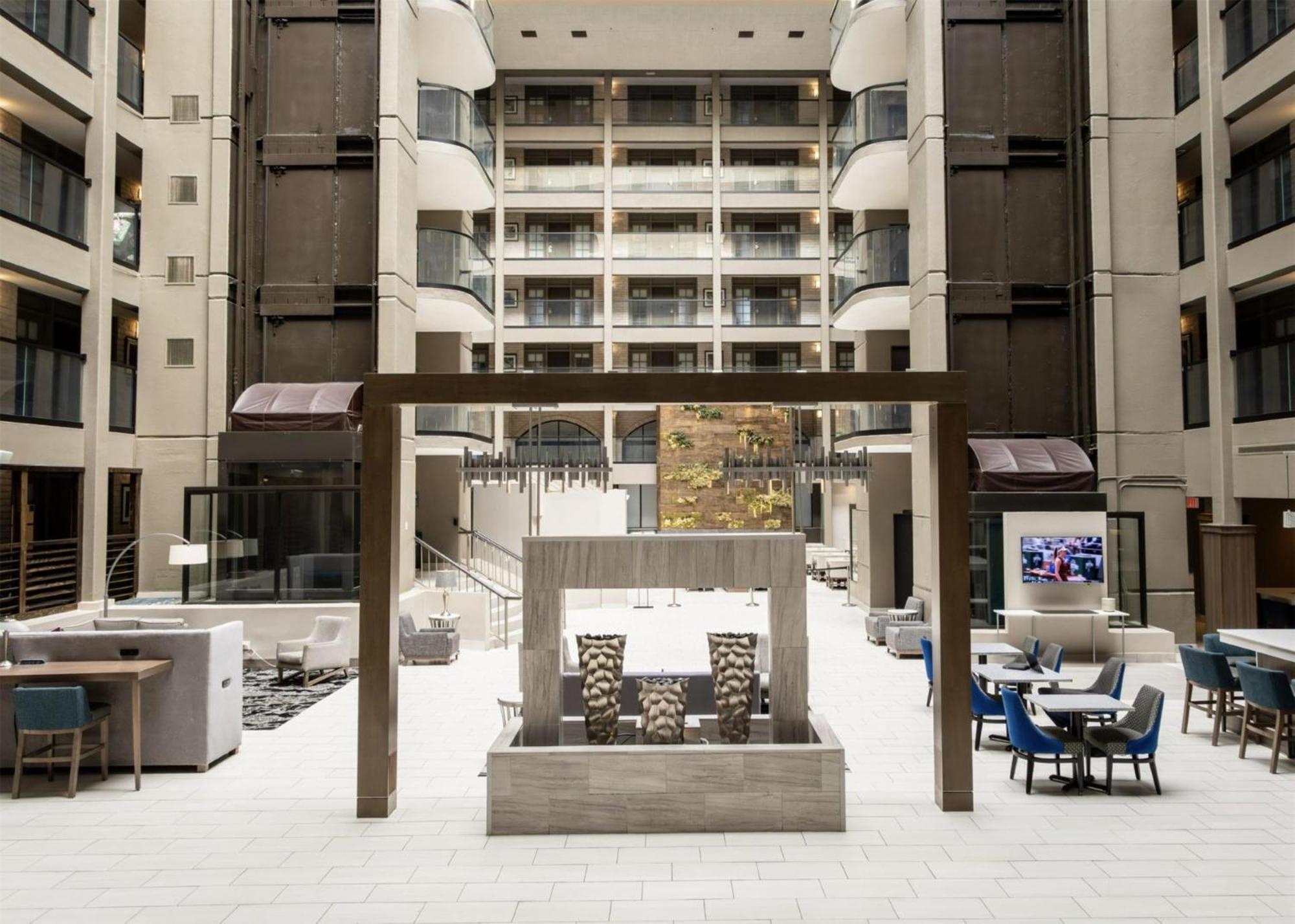 Embassy By Hilton Chicago Woodfield Hotel 3*