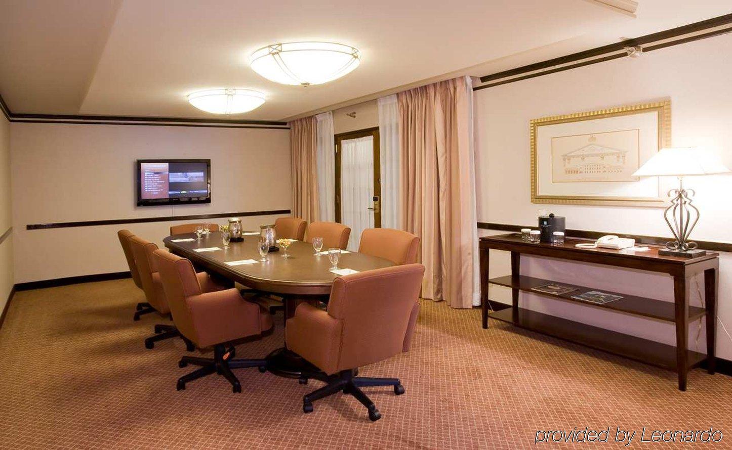 Embassy By Hilton Chicago Woodfield Hotel Schaumburg