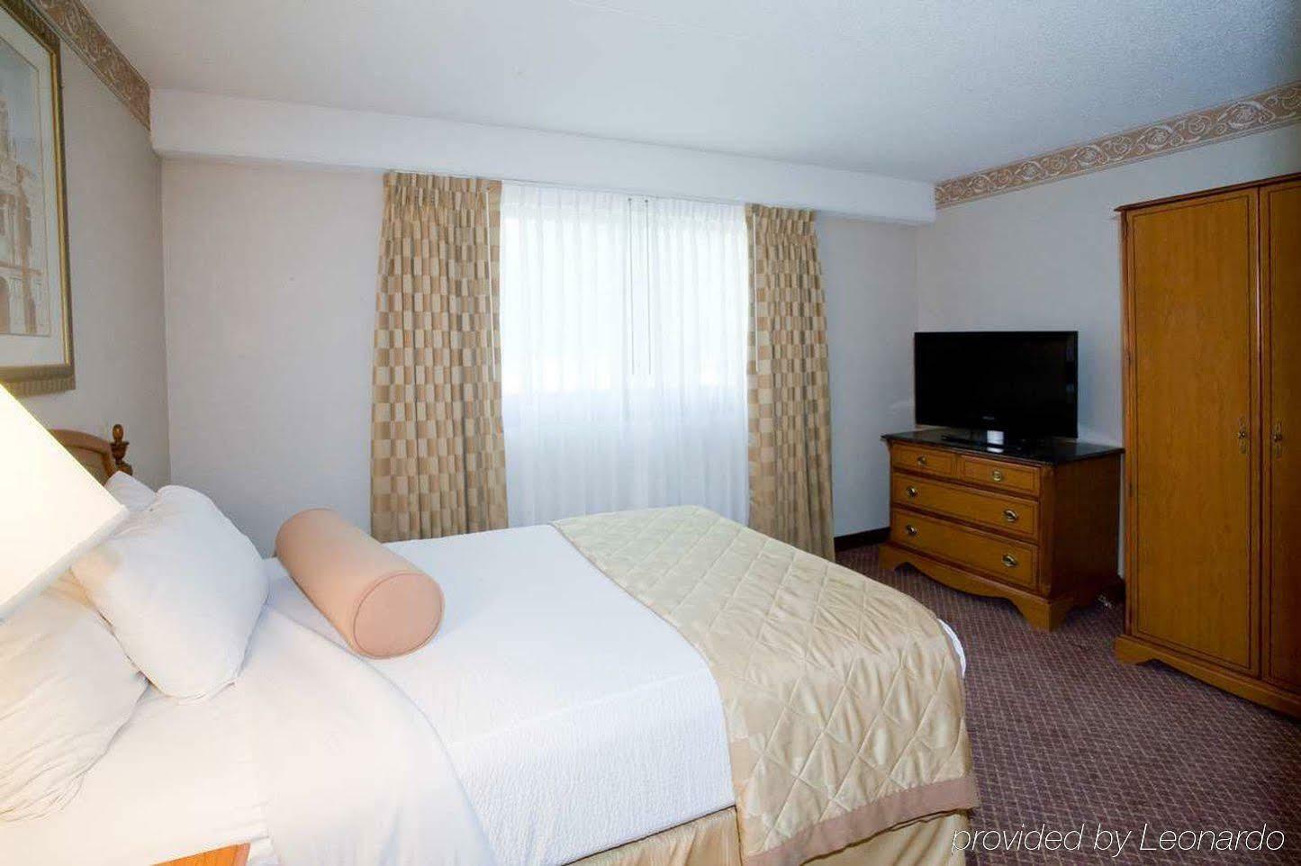 Hotel Embassy By Hilton Chicago Woodfield Schaumburg